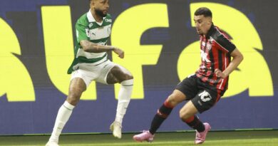 Palmeiras empata em casa e vê título mais distante