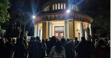 Cemitério da Consolação recebe atividade do evento Pint of Science