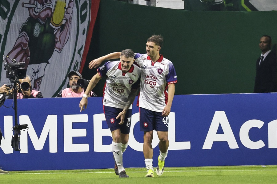 Cerro Porteño vence e Palmeiras coloca classificação em risco