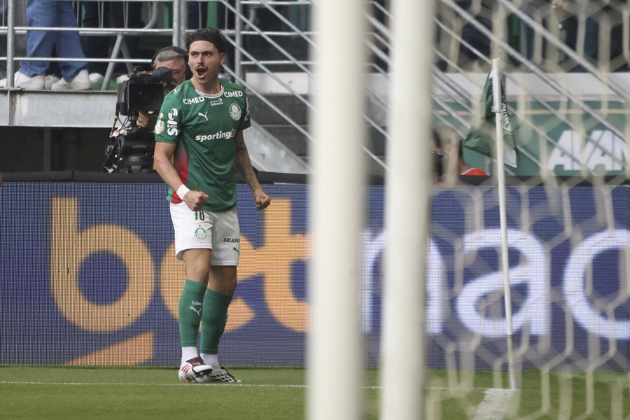 Palmeiras faz 3 x 0 e abre grande vantagem na Copa do Brasil