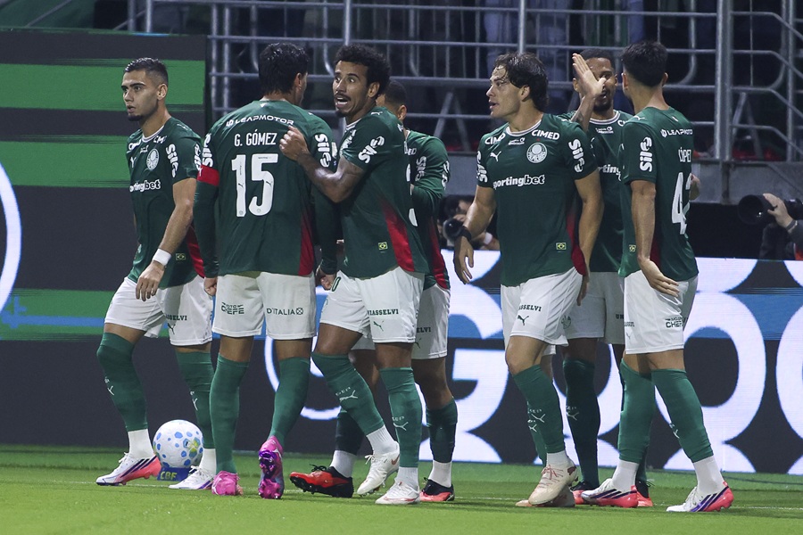 Palmeiras vence em casa o São Paulo e volta a liderança do Brasileirão