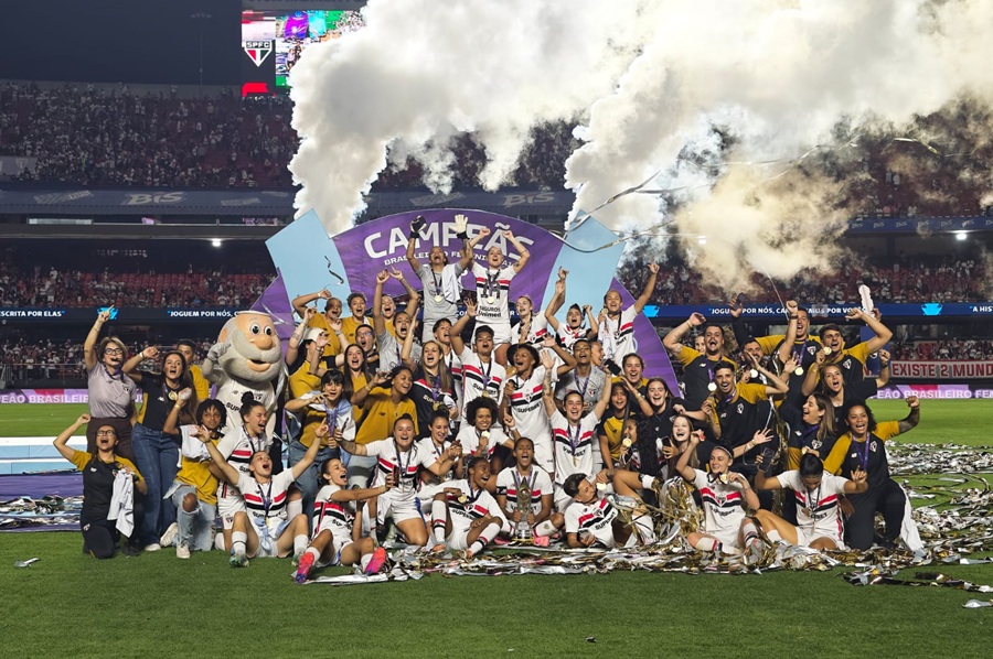 São Paulo empata em casa e leva o título de Campeão Brasileiro