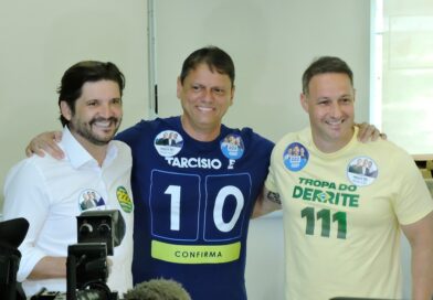 Tarcísio de Freitas votou em escola no Morumbi, pela manhã, neste domingo